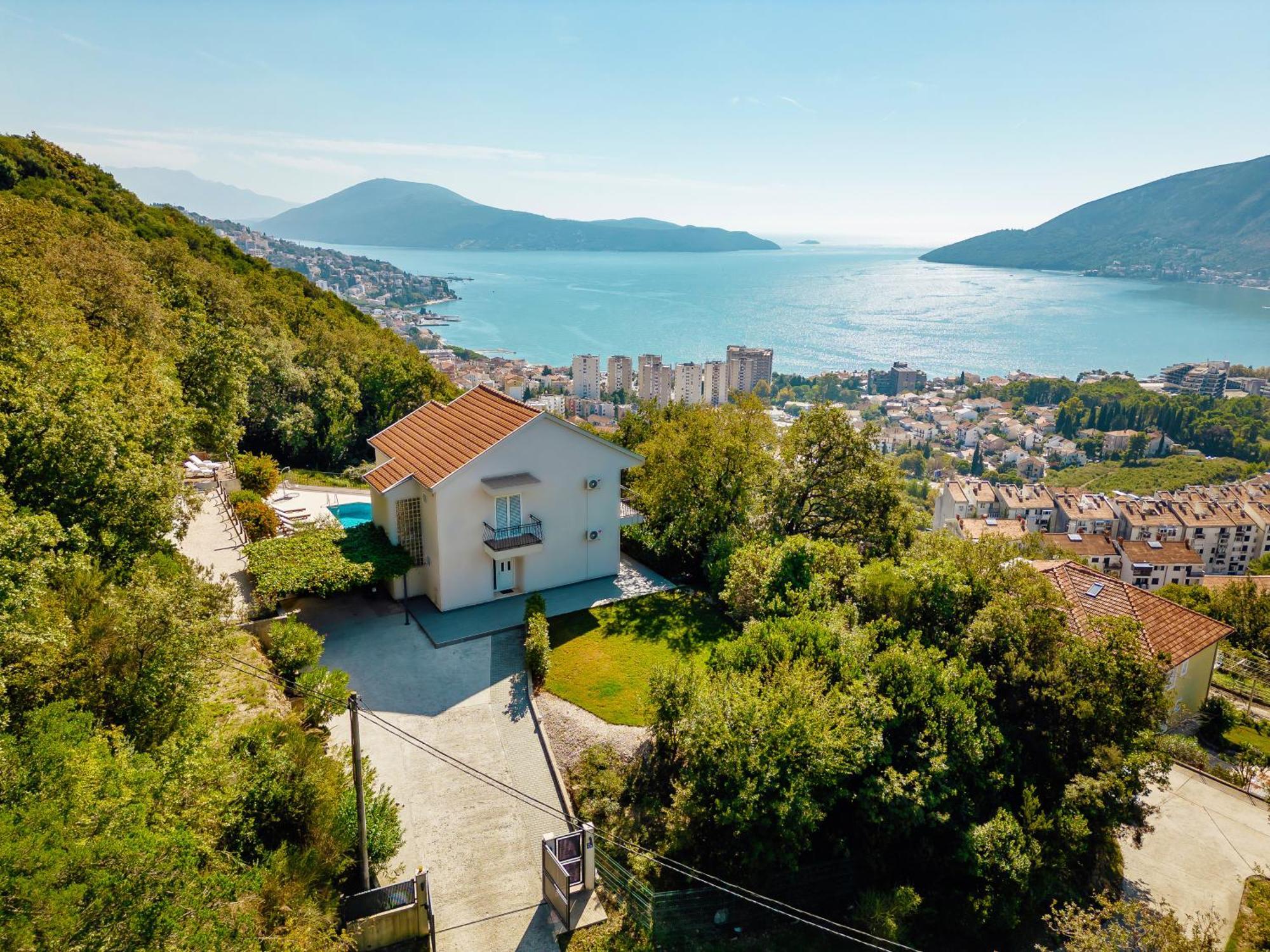Villa Sladovic 헤르섹 외부 사진