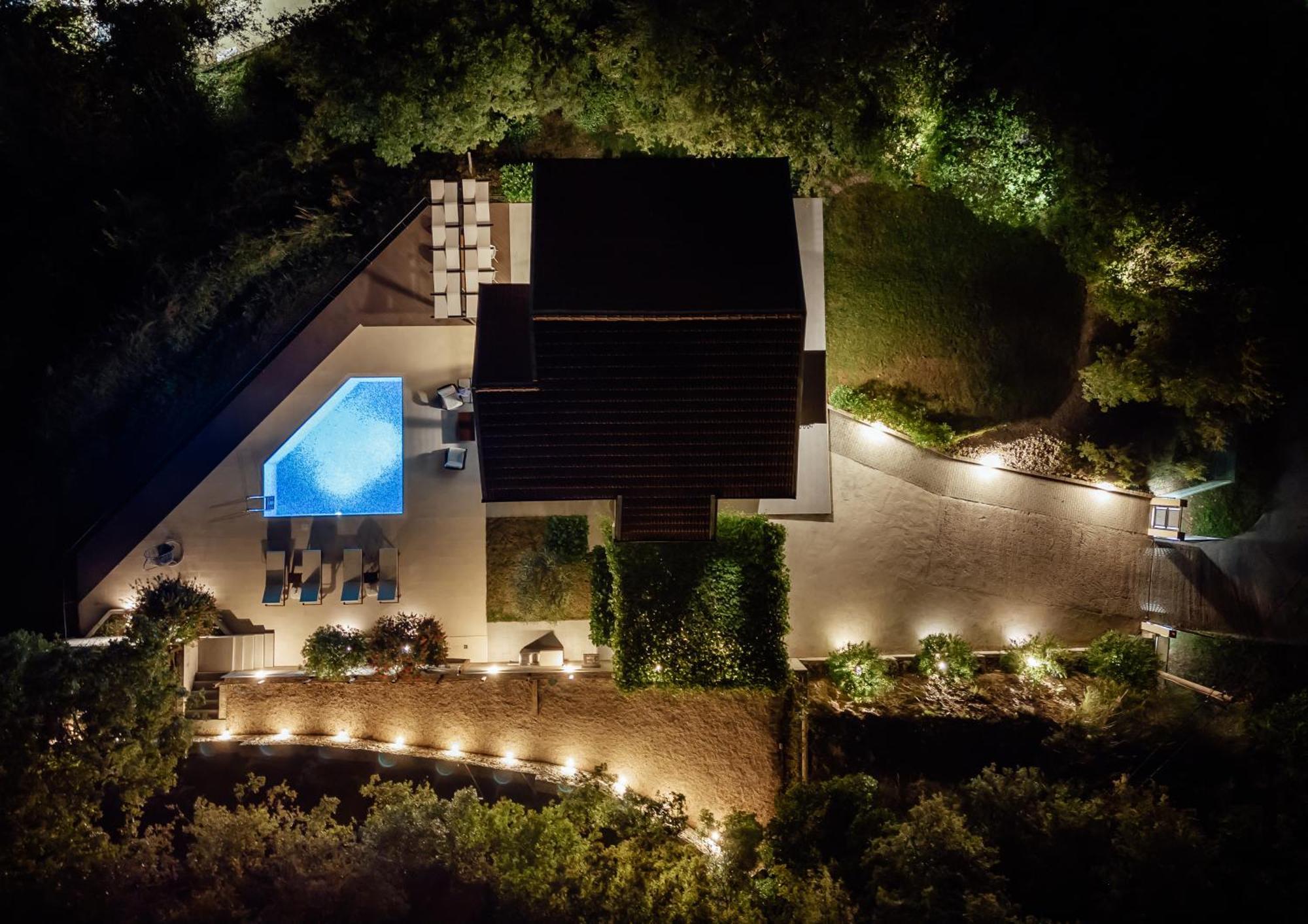Villa Sladovic 헤르섹 외부 사진